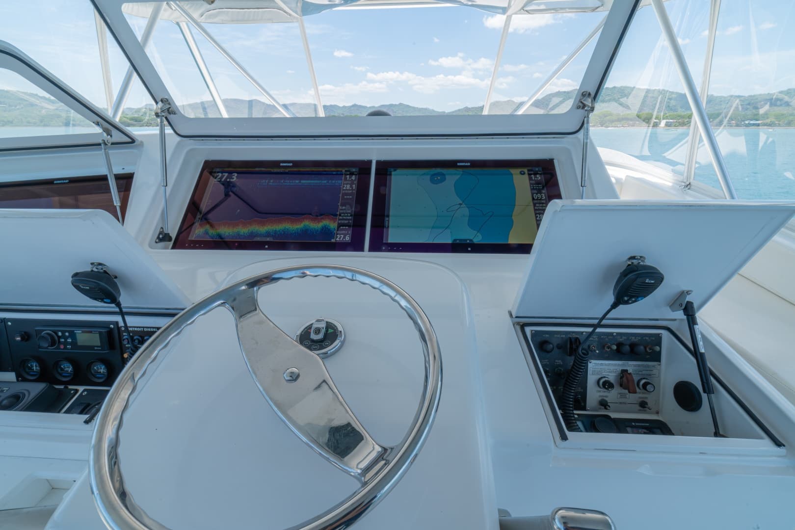 2005 Viking 61 Convertible Flybridge