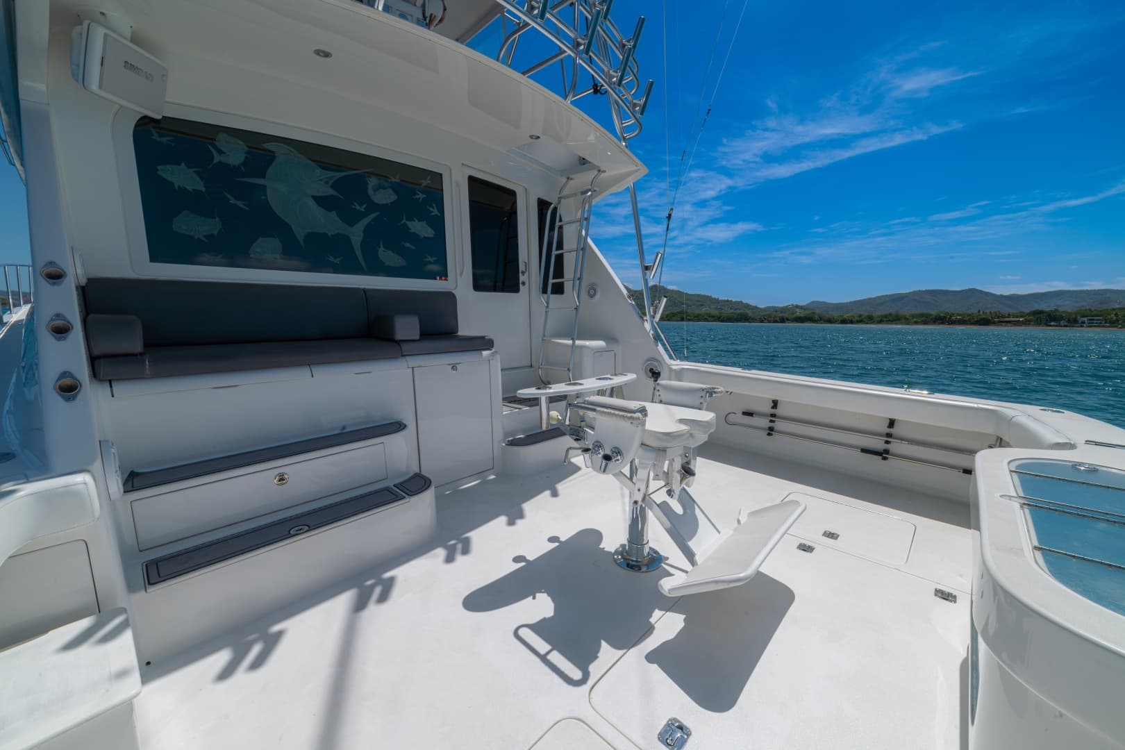 2005 Viking 61 Convertible Cockpit
