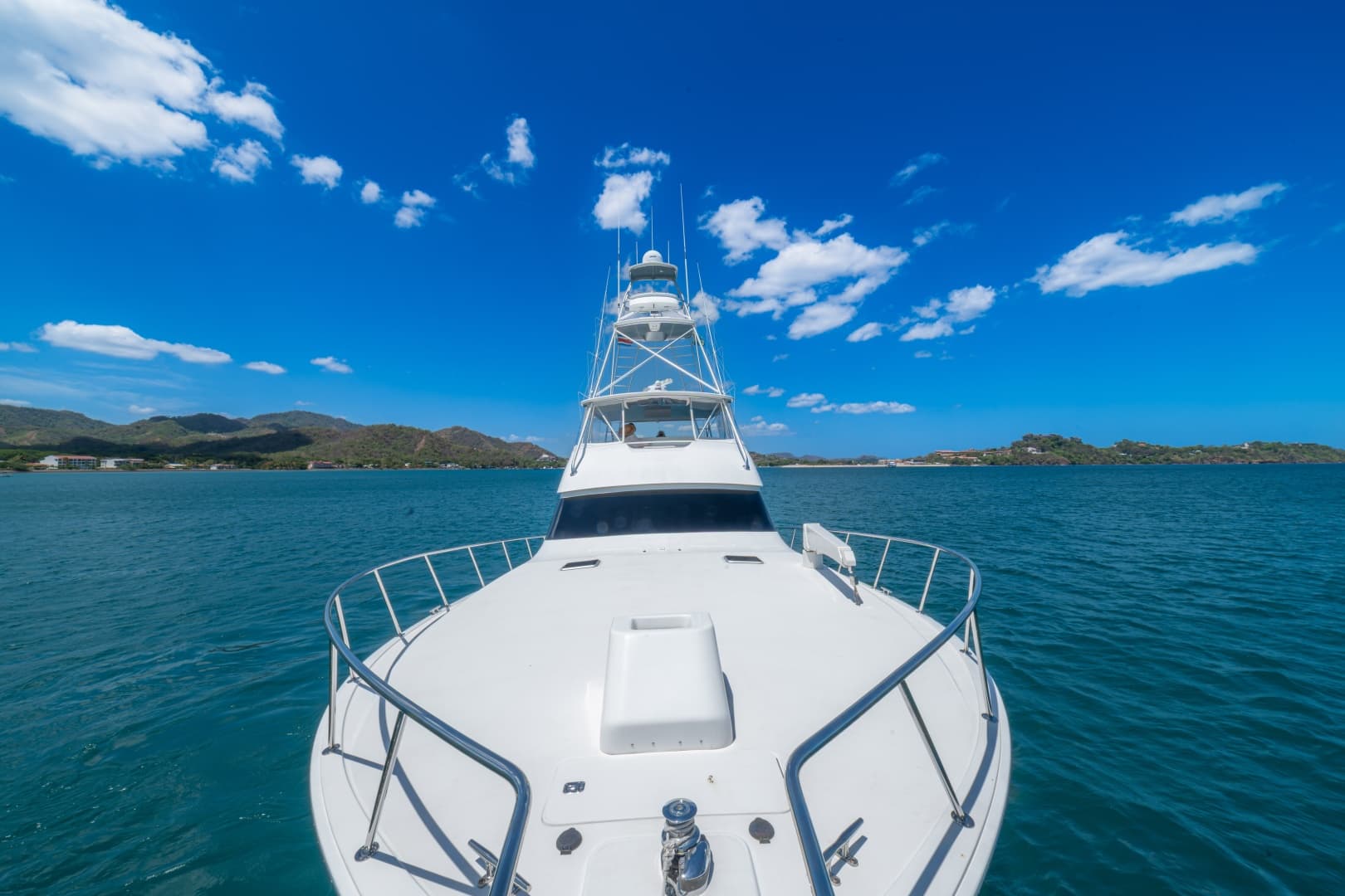 2005 Viking 61 Convertible Bow
