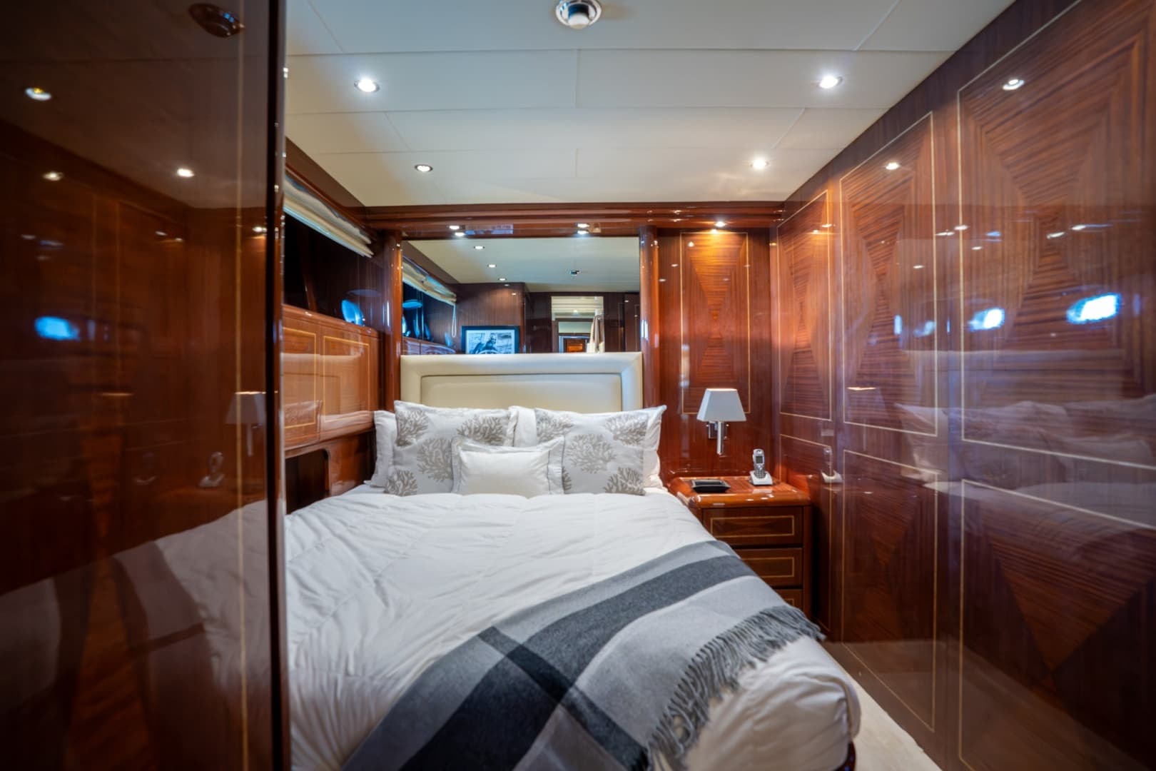 2004 Mangusta 72