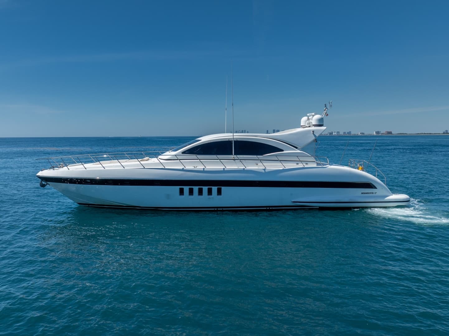 2004 Mangusta 72