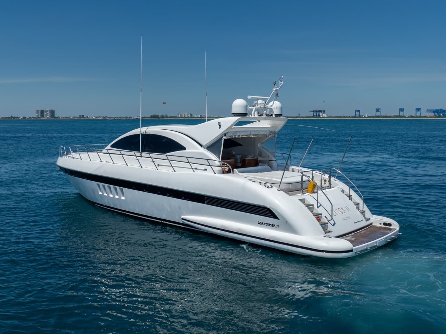 2004 Mangusta 72
