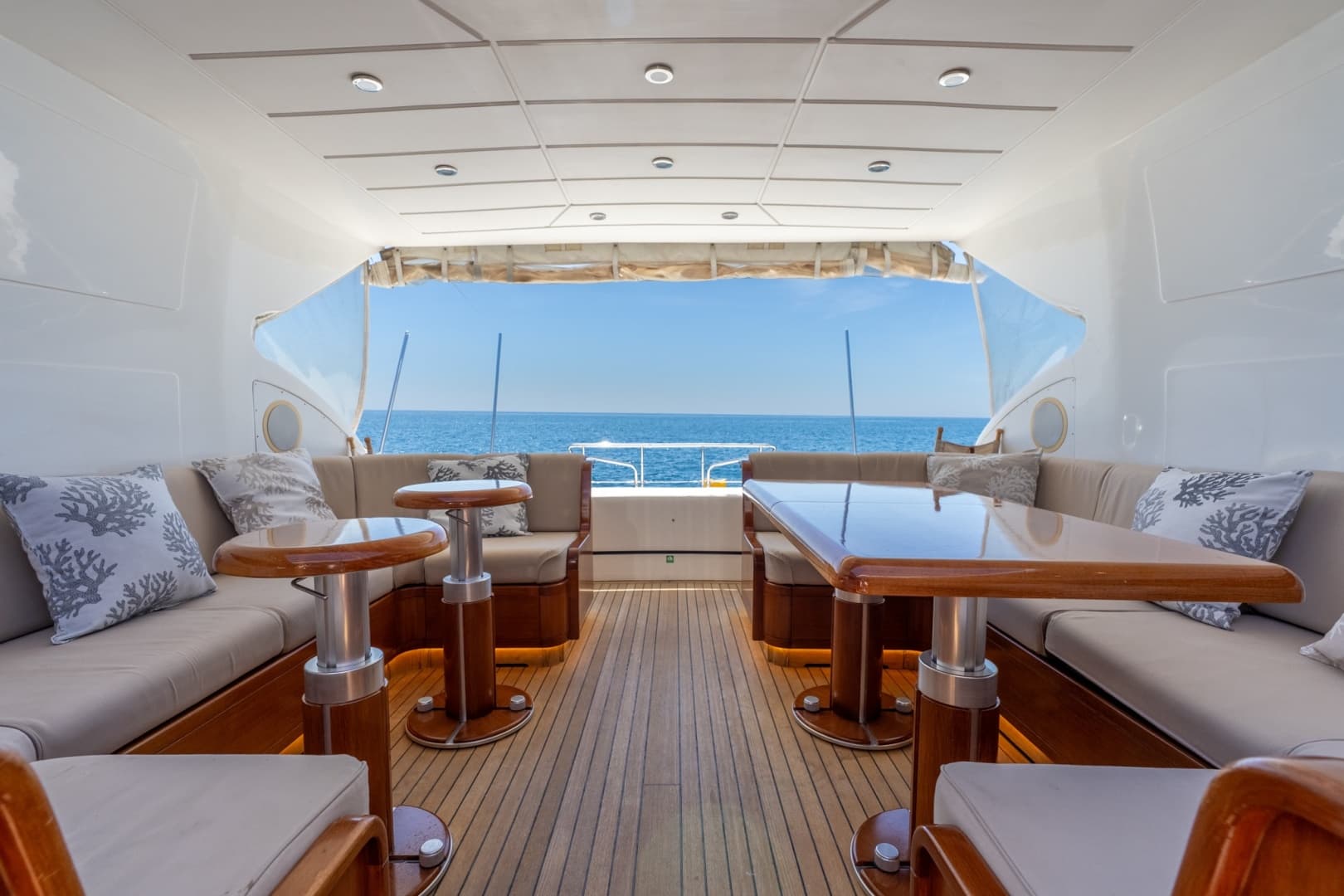 2004 Mangusta 72