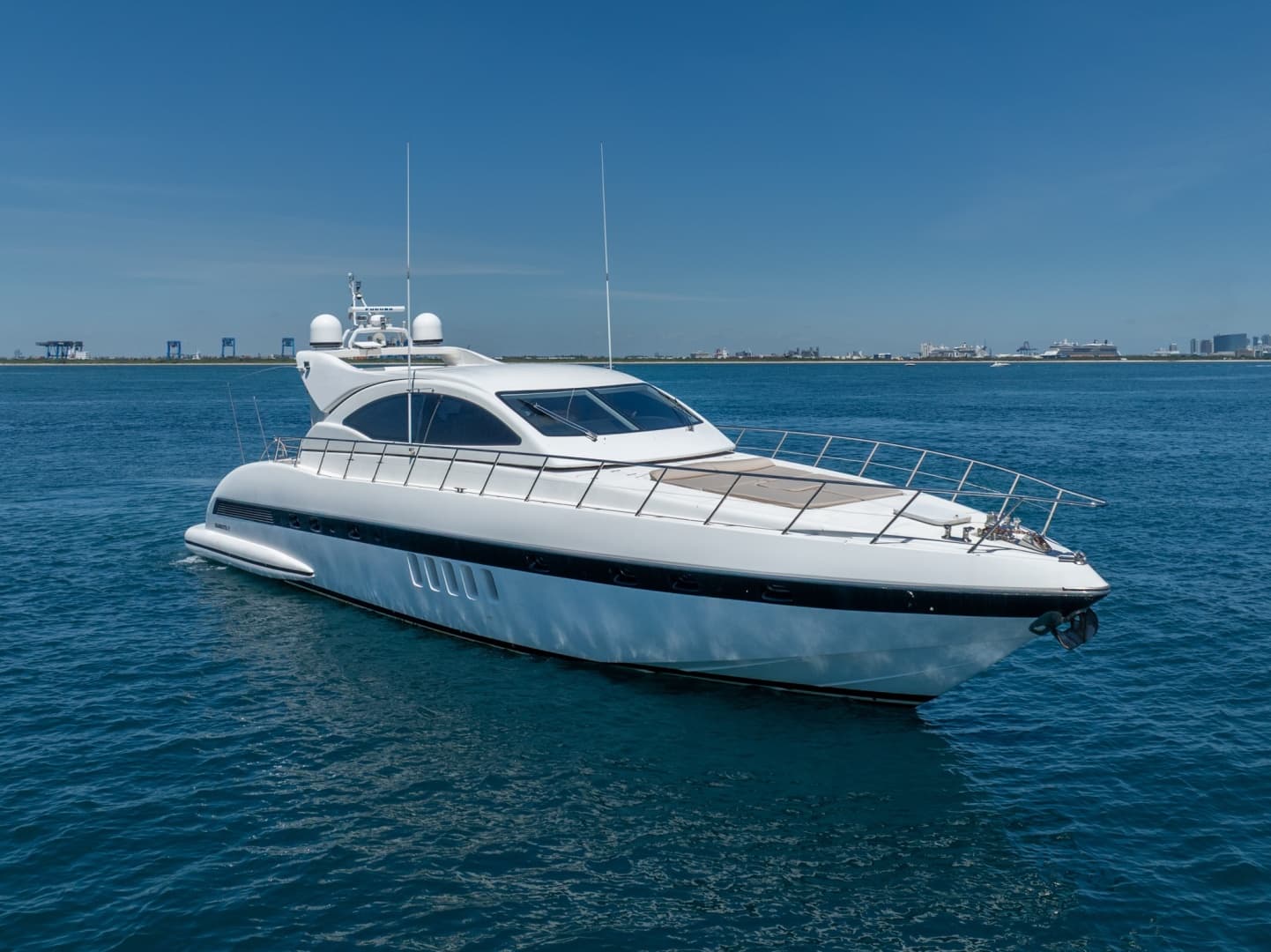 2004 Mangusta 72