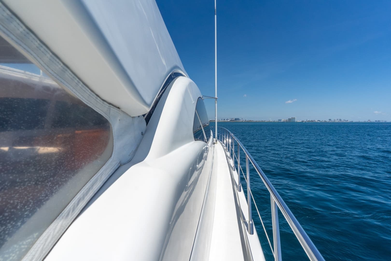 2004 Mangusta 72