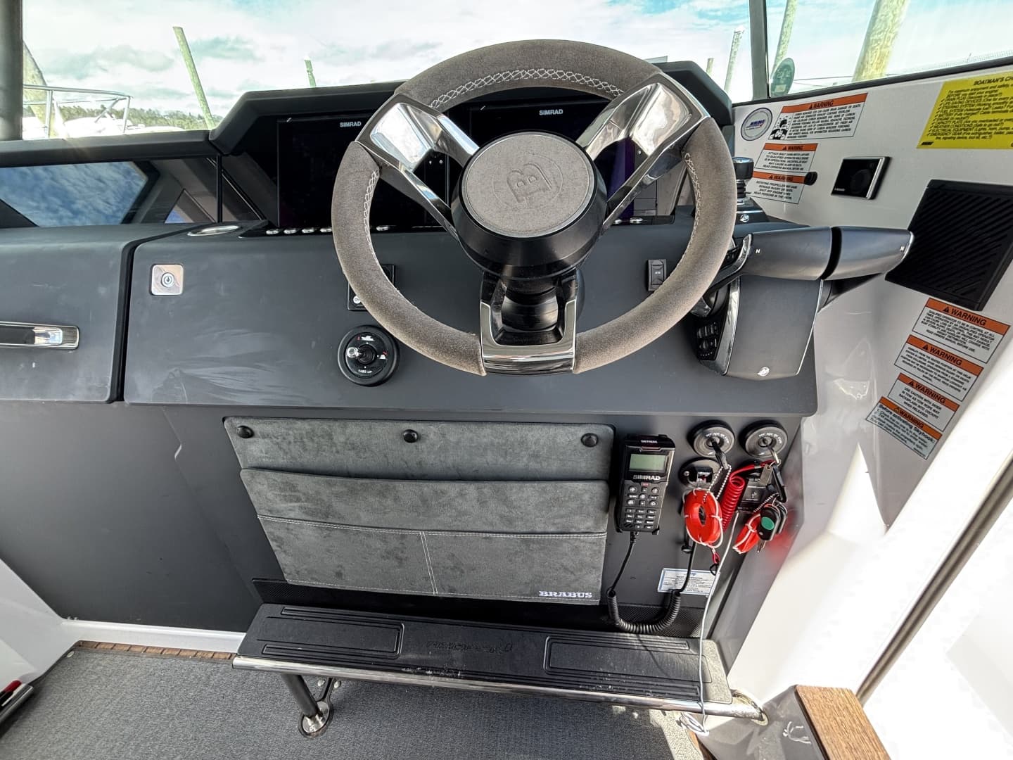 2023 Axopar 37XC Cross Cabin