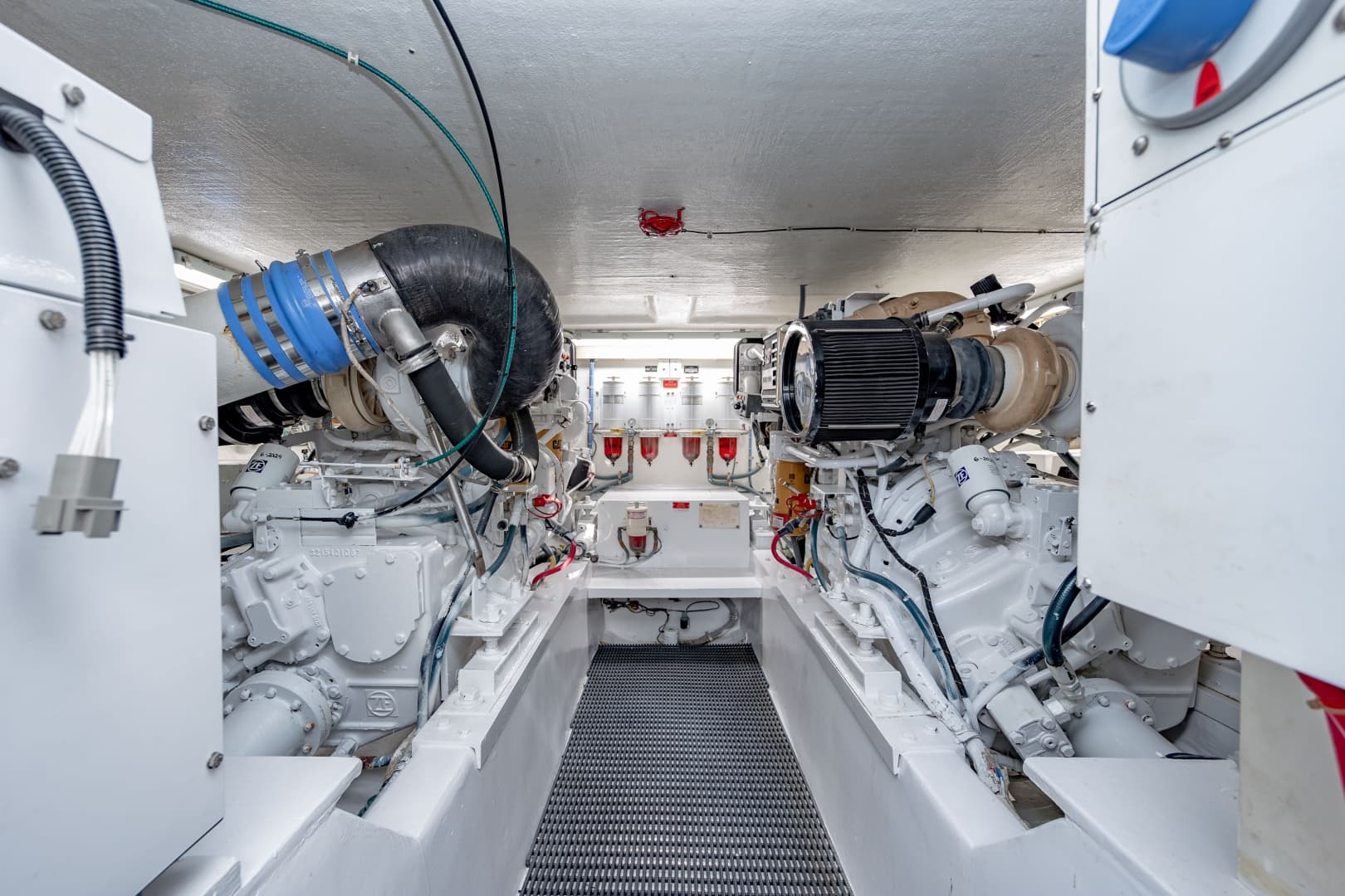 2000 Hatteras 50 Convertible