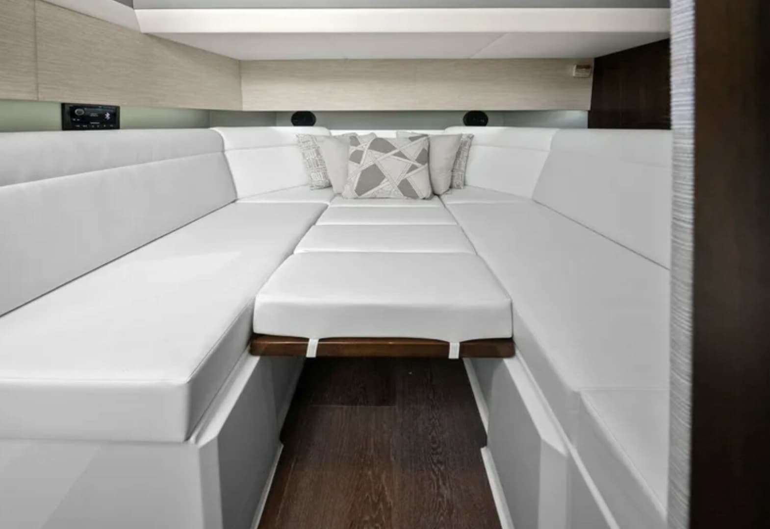 2024 Cruisers Yachts 42 GLS OB