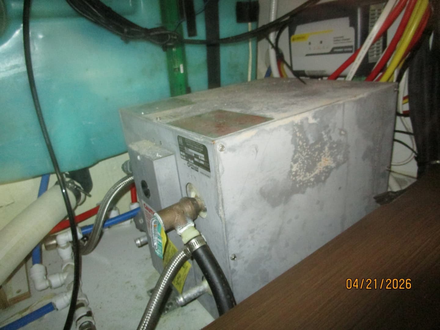Jeanneau 895  water heater