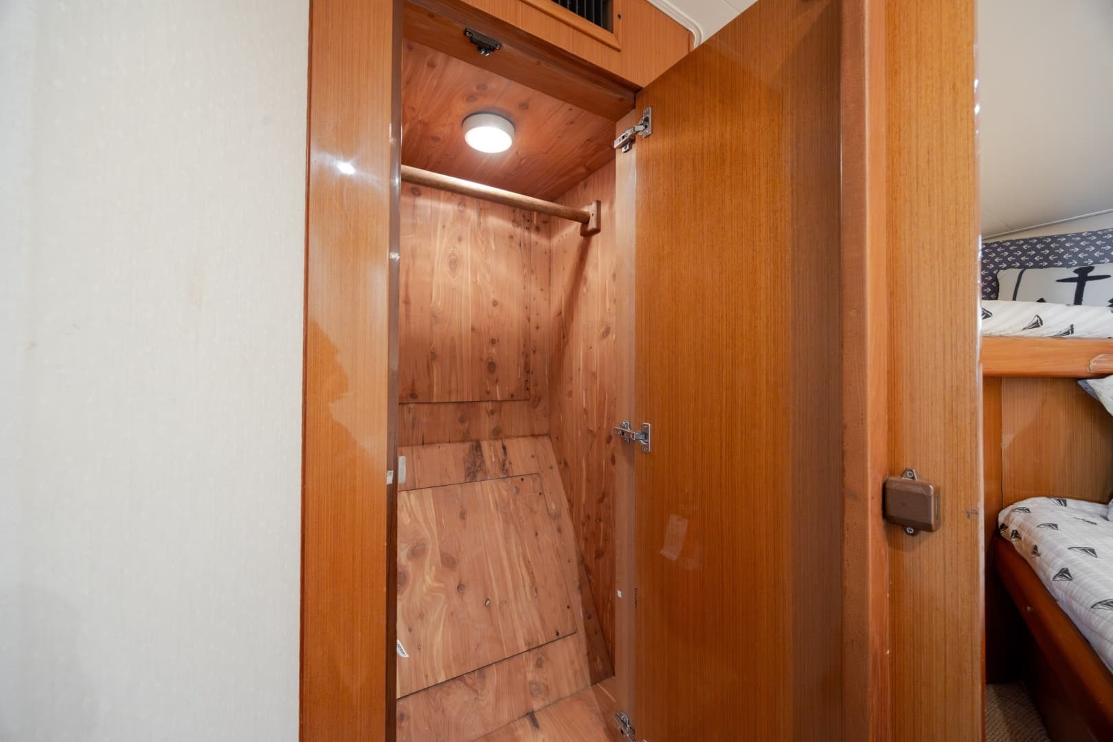 2000 Viking 55 Convertible