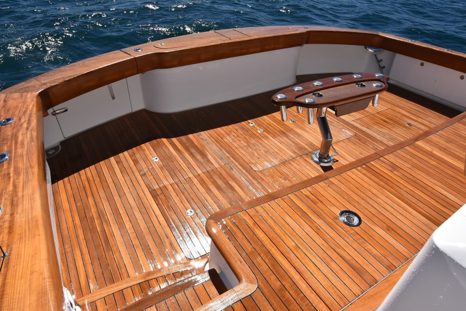 2024 Viking 90 Skybridge