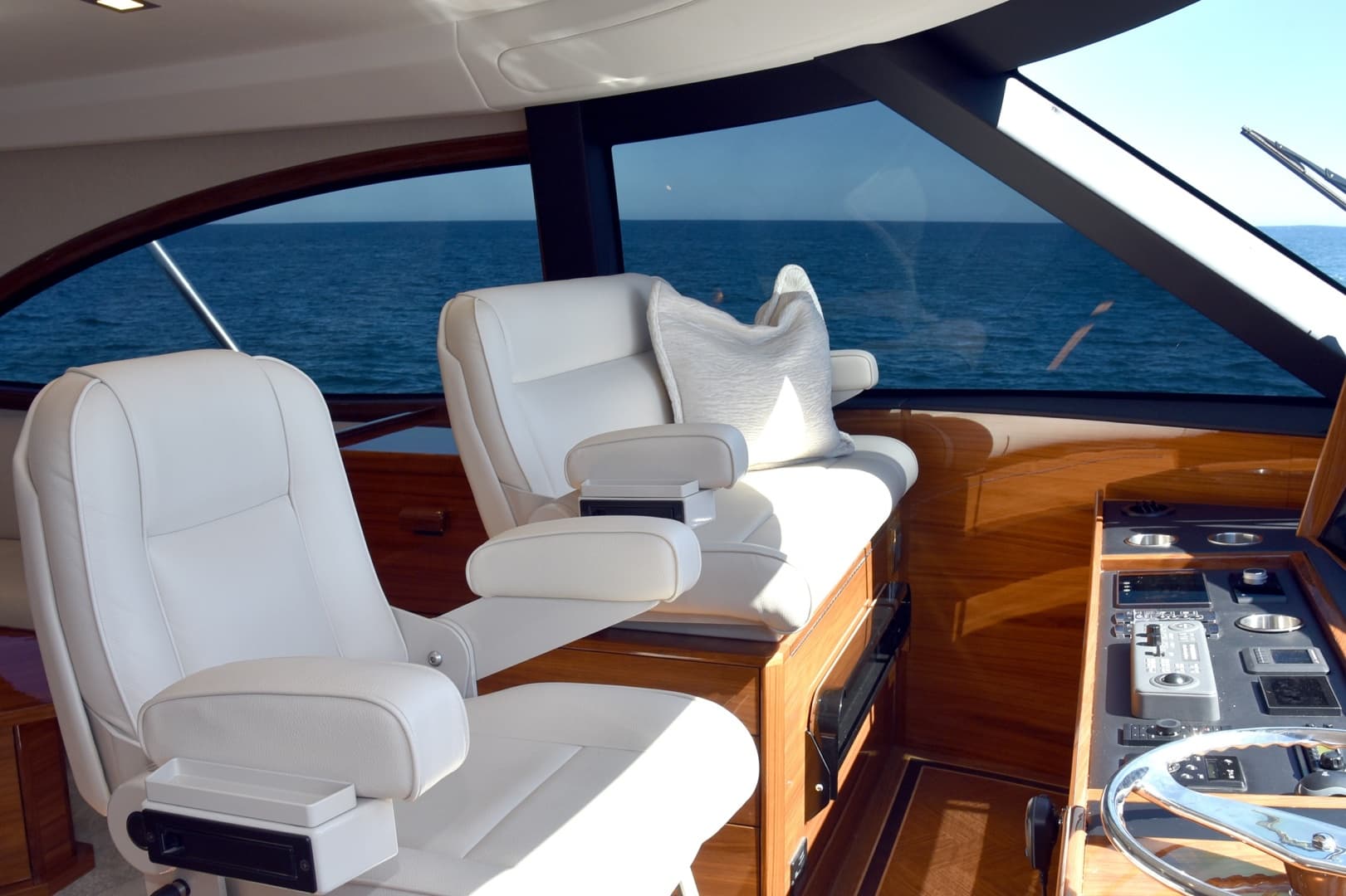 2024 Viking 90 Skybridge - PRIMETIME