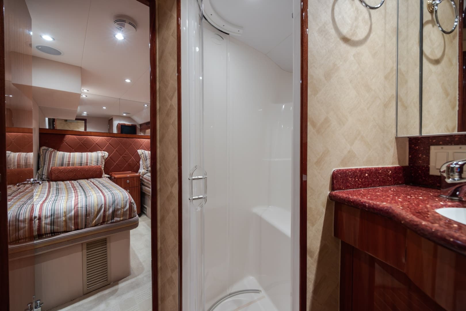 2008 Hatteras Motor Yacht