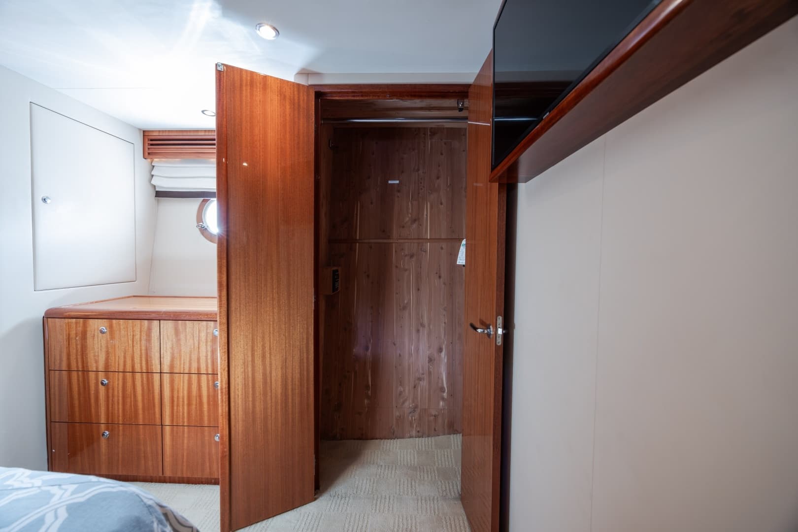 2008 Hatteras Motor Yacht