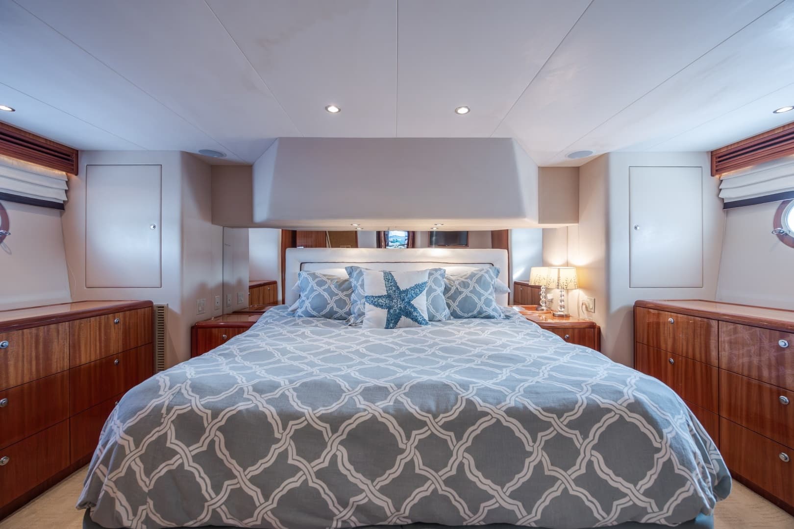 2008 Hatteras Motor Yacht