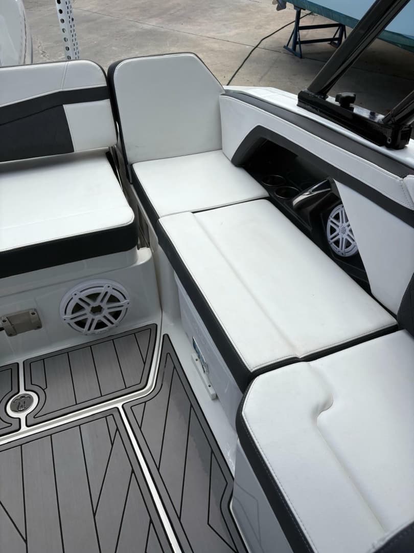 2023 Monterey 255 Super Sport