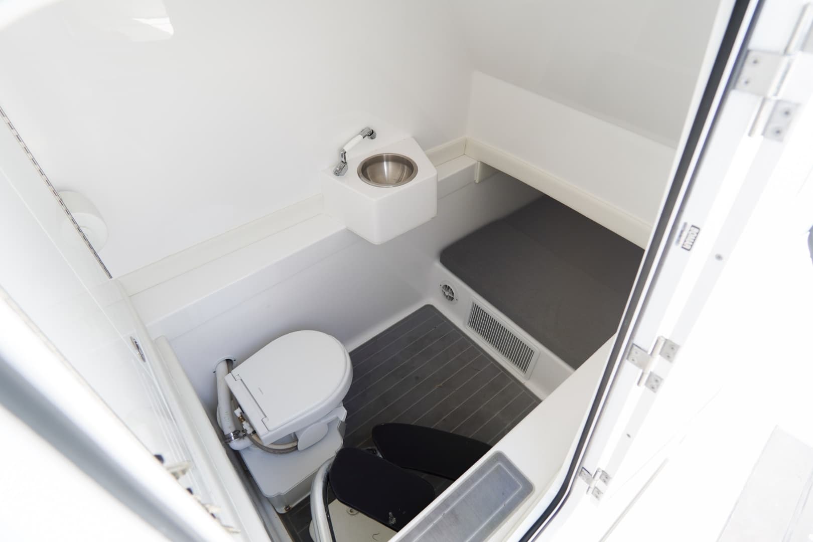 2024 Front Runner CC