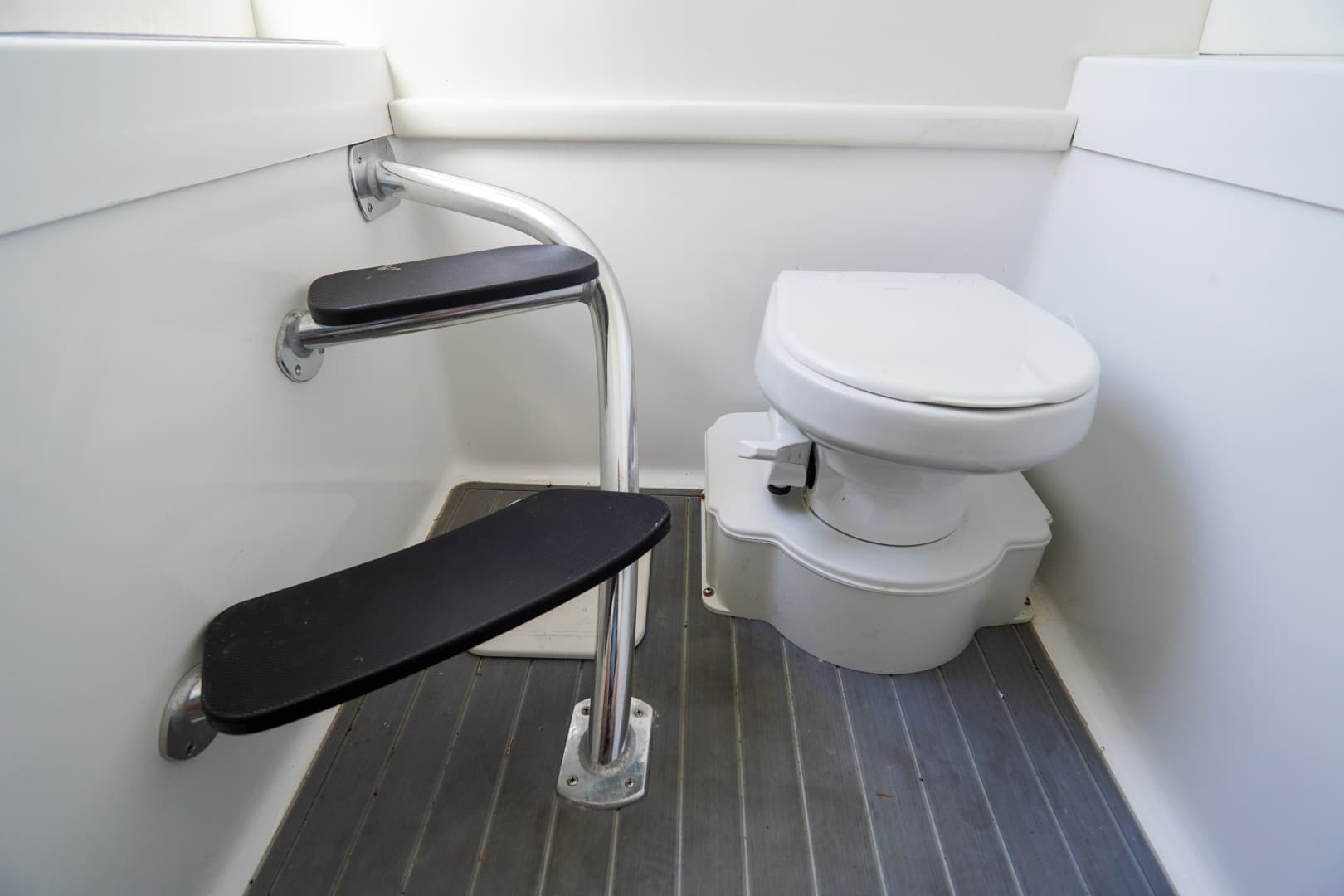 2024 Front Runner CC