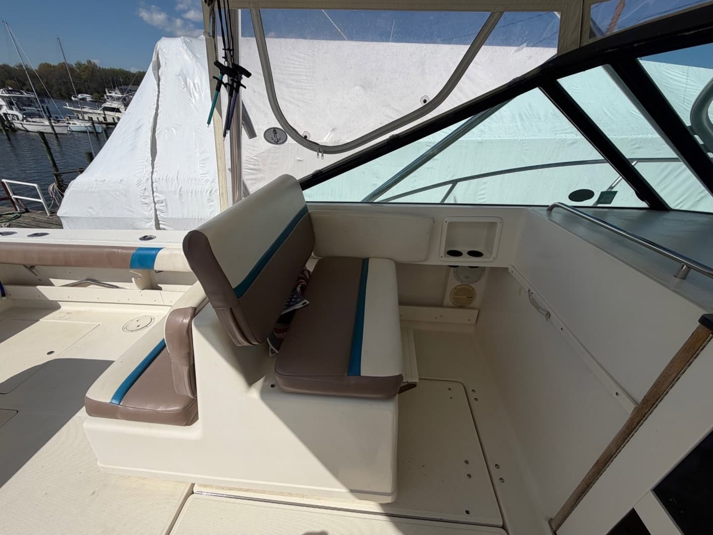 1997 Pursuit 3100 Express