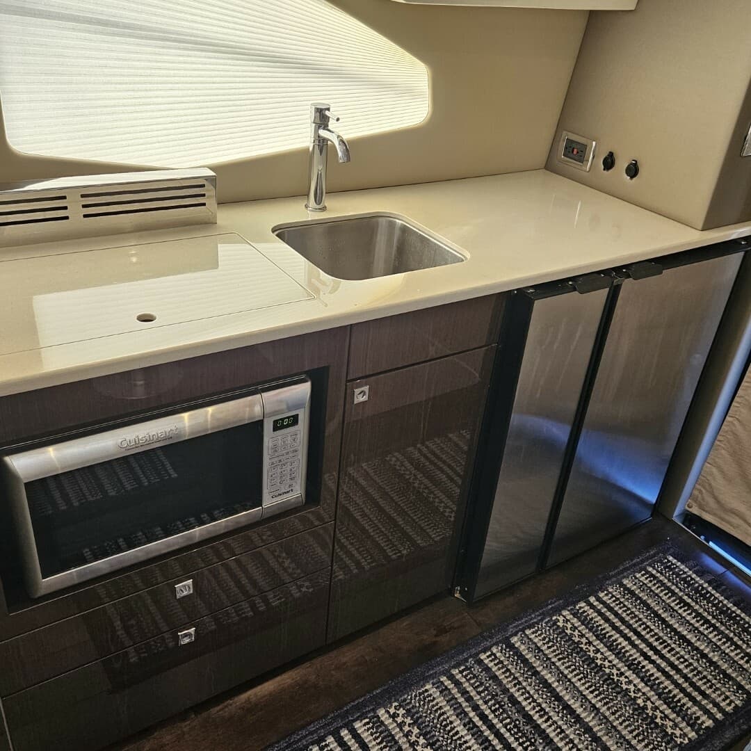 2020 Carver C37  Coupe