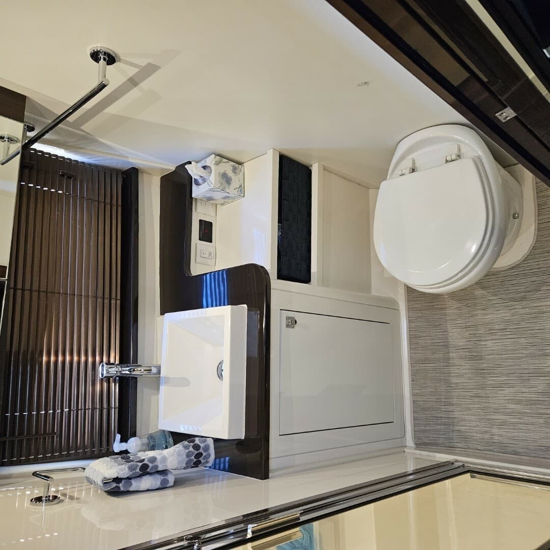 2020 Carver C37  Coupe