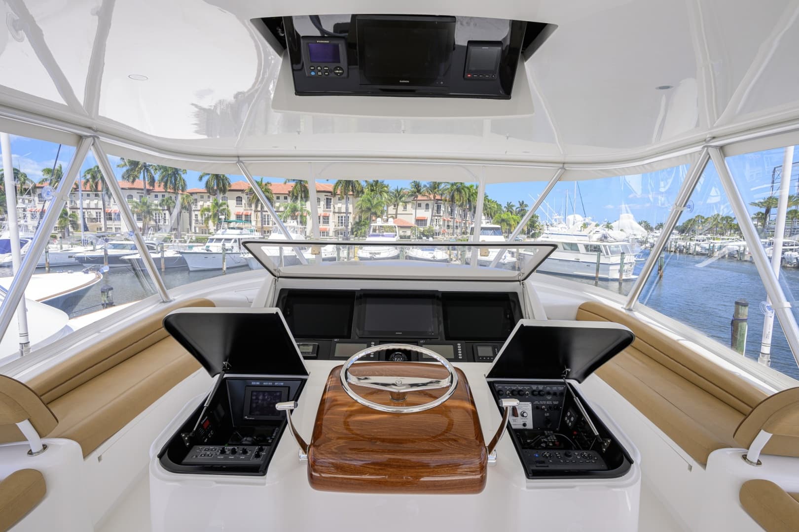 Viking 70 DESPERADO - Flybridge