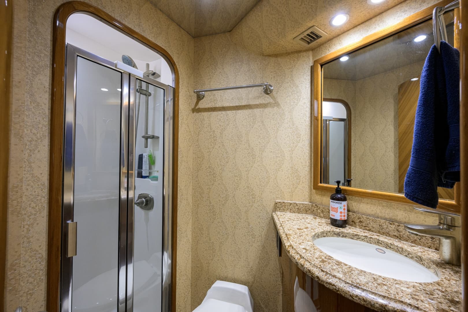 Viking 70 DESPERADO - Guest Head