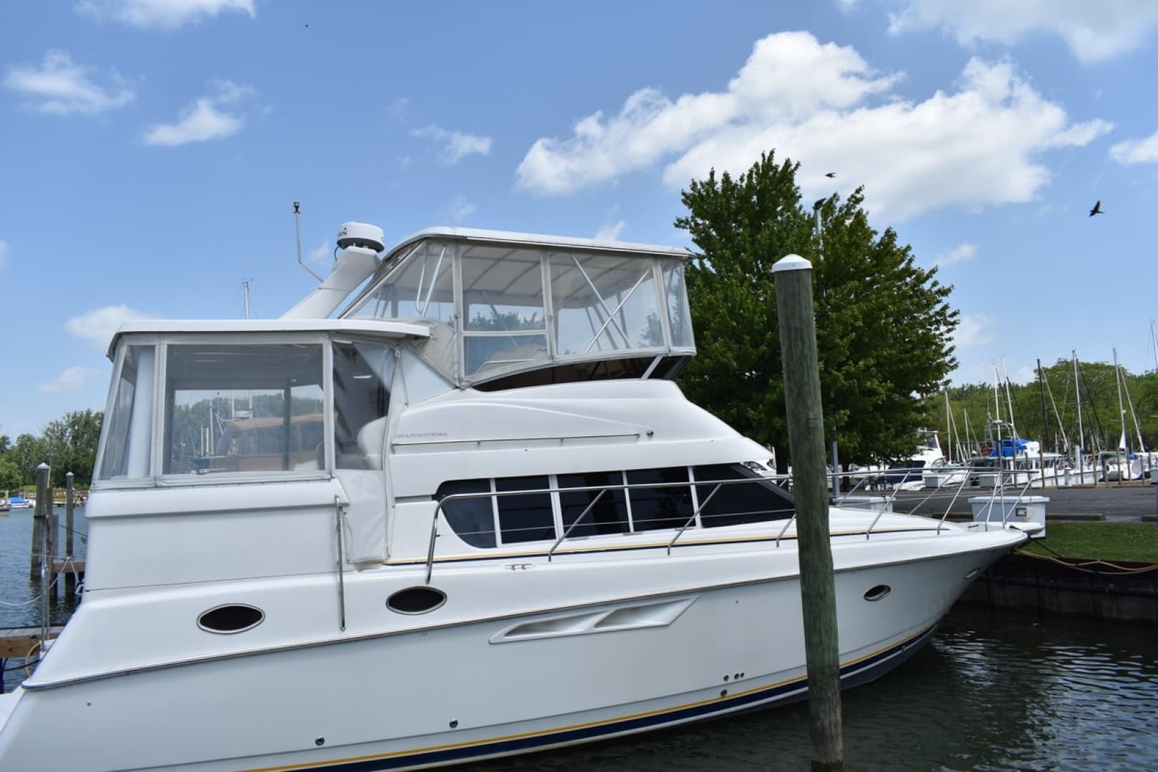 1999 Silverton 422