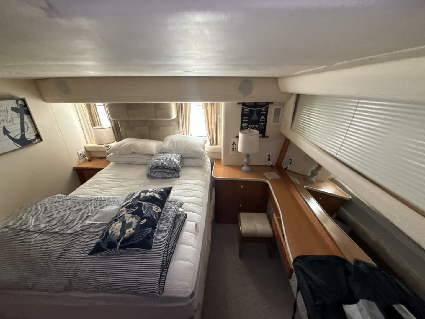 1999 Silverton 422
