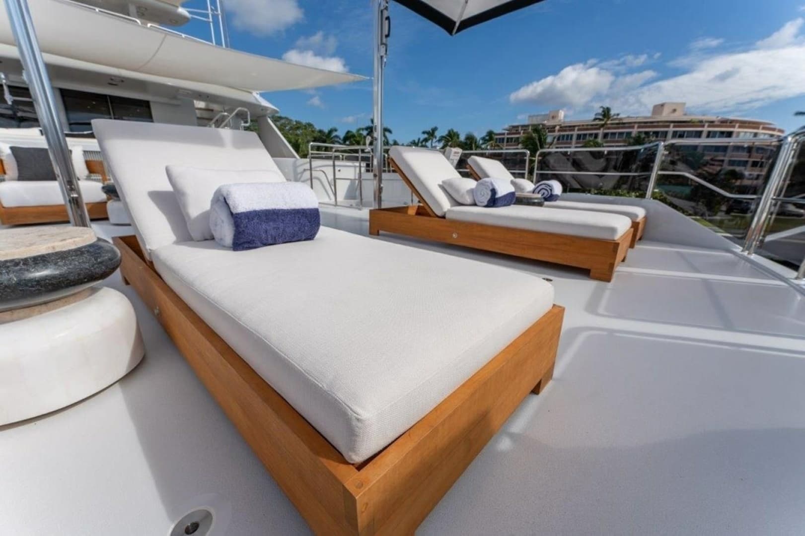 2006 Westport 130 Motoryacht