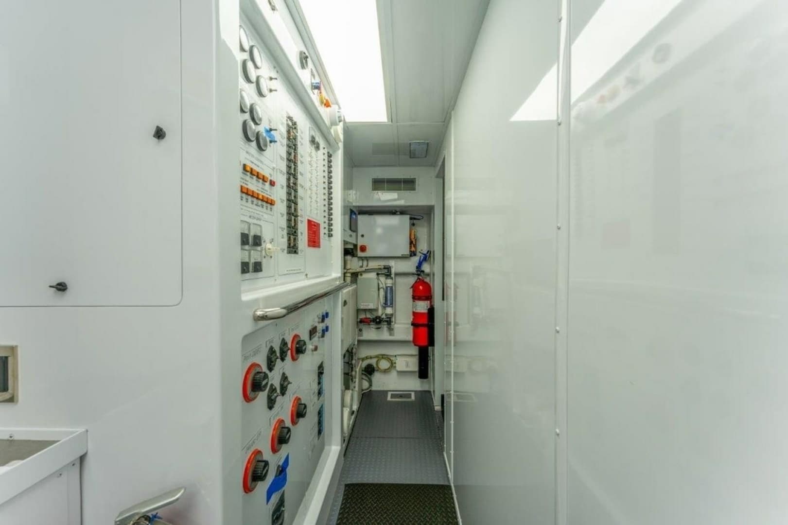 2006 Westport 130 Motoryacht