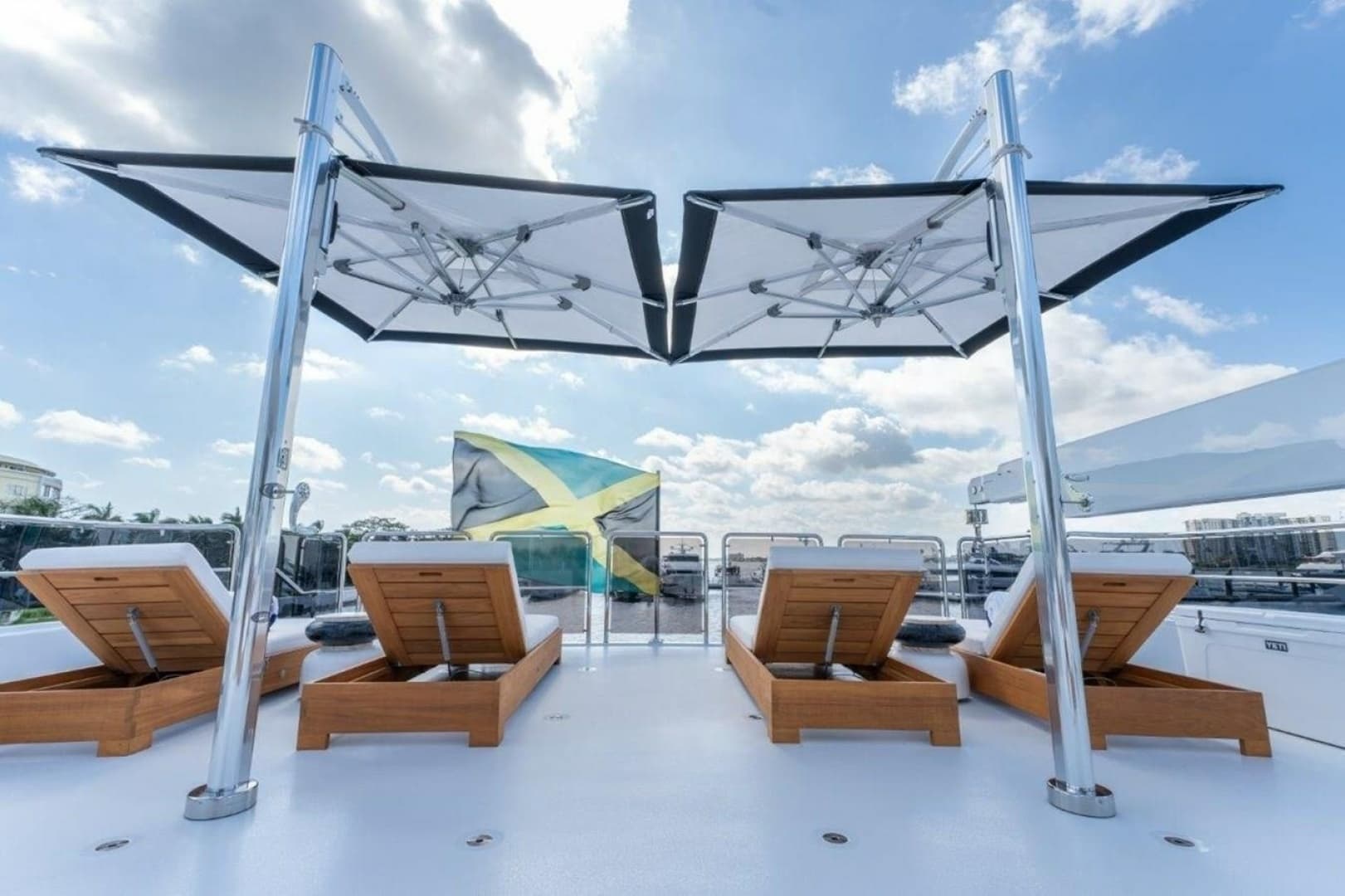 2006 Westport 130 Motoryacht