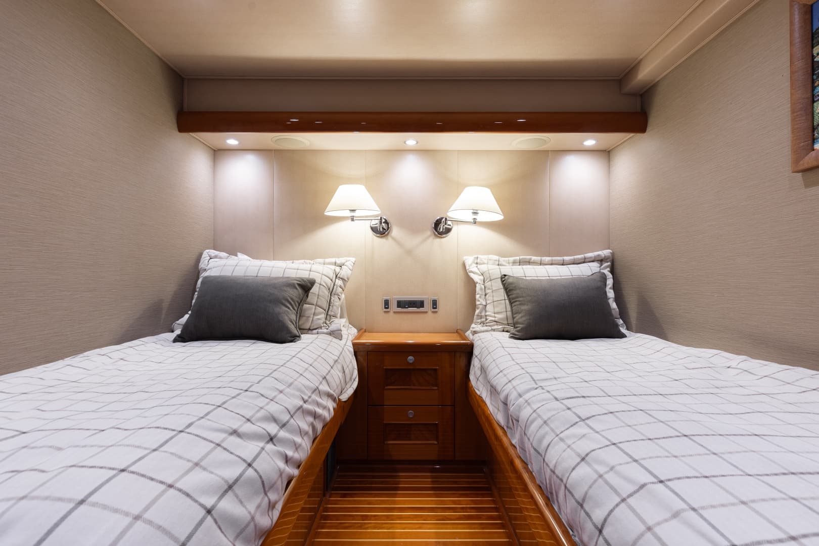 2016 Viking Skybridge