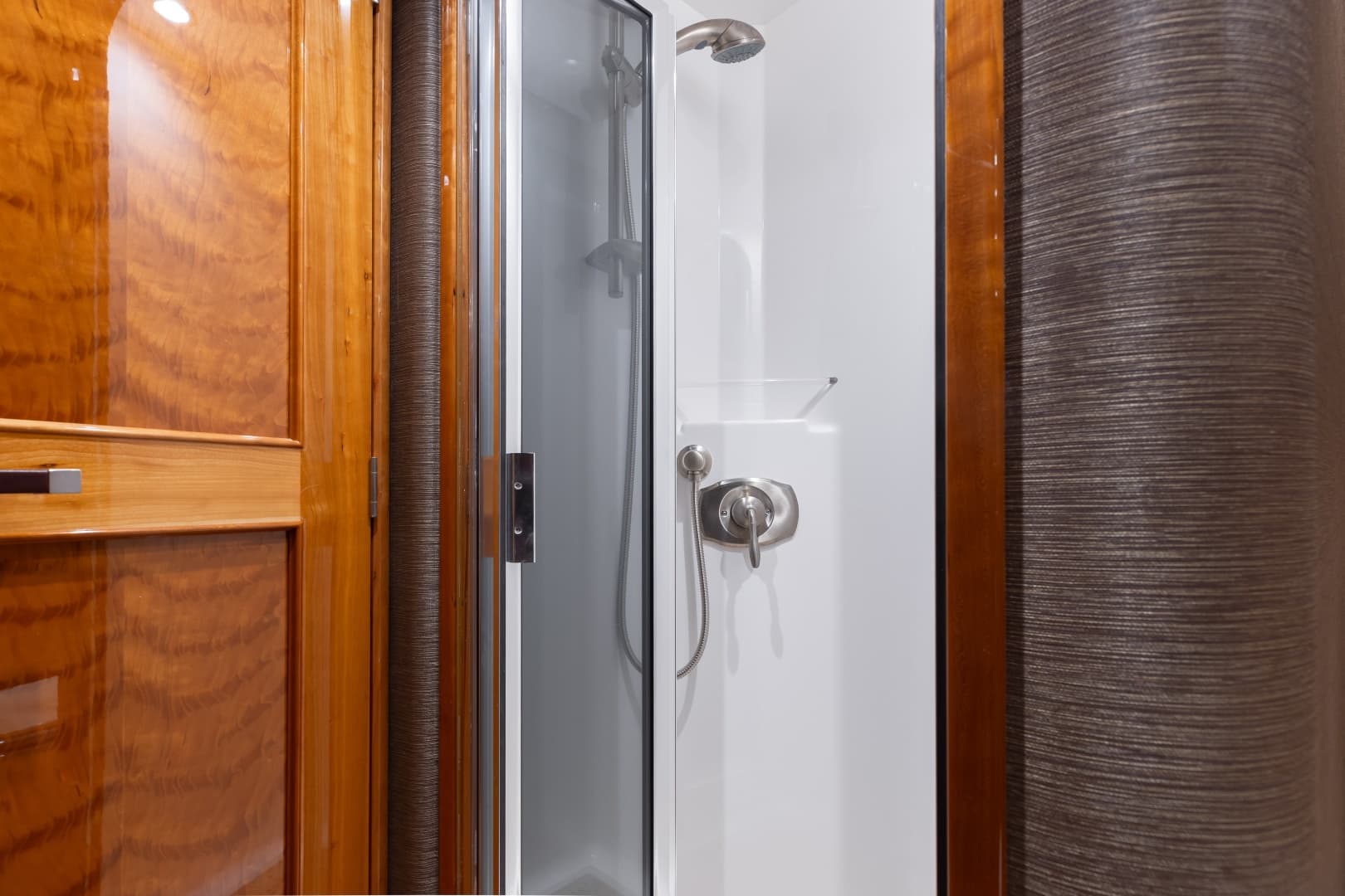 2016 Viking Skybridge