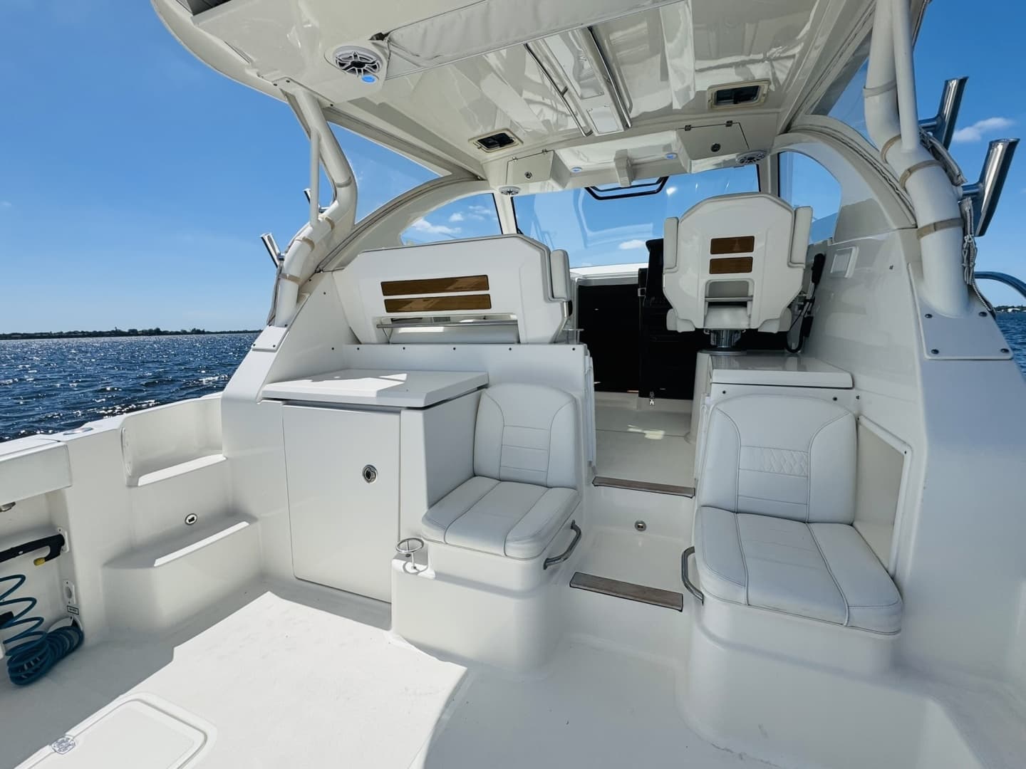 2021 Pursuit OS 355