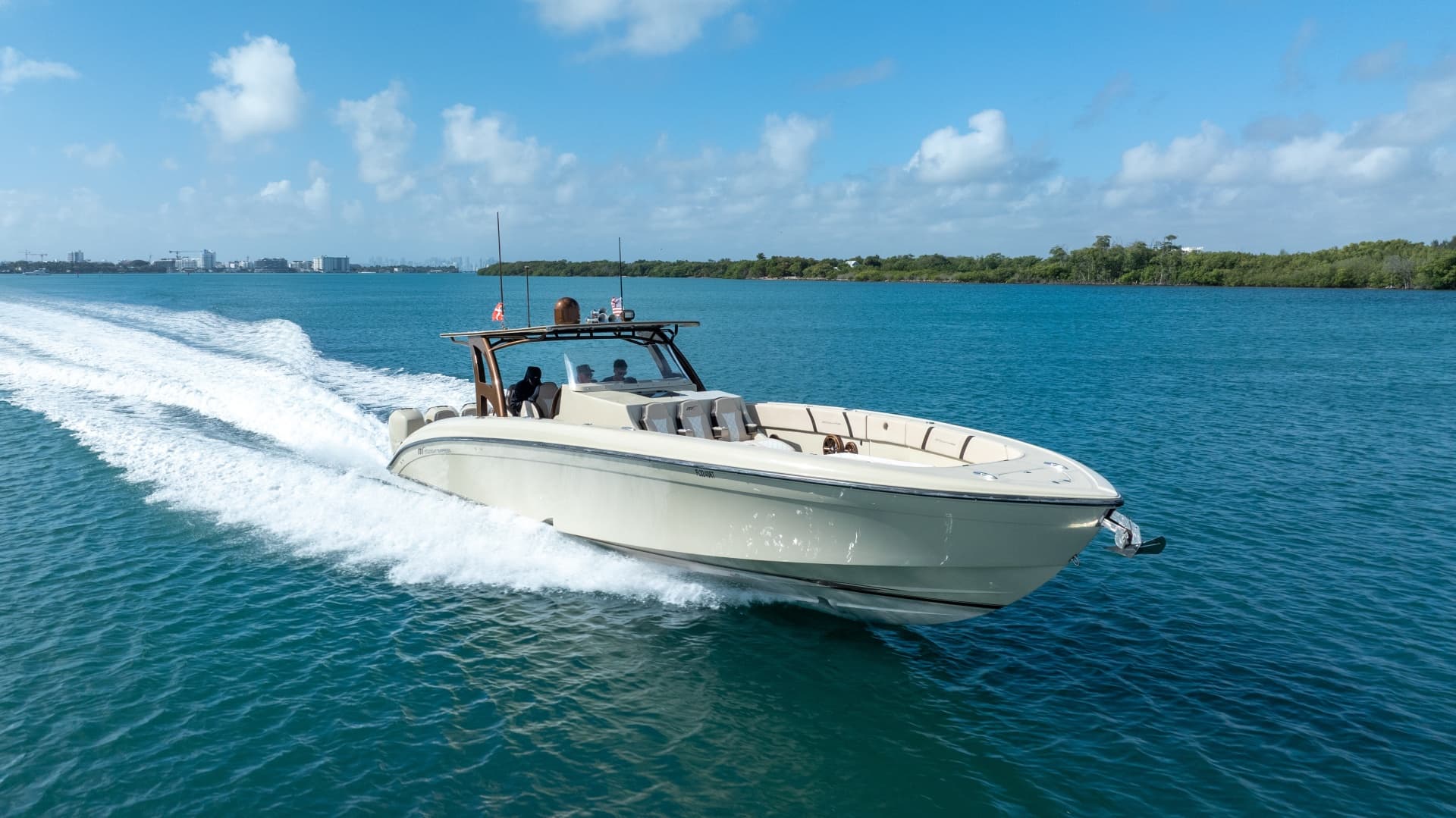 2019 Midnight Express 