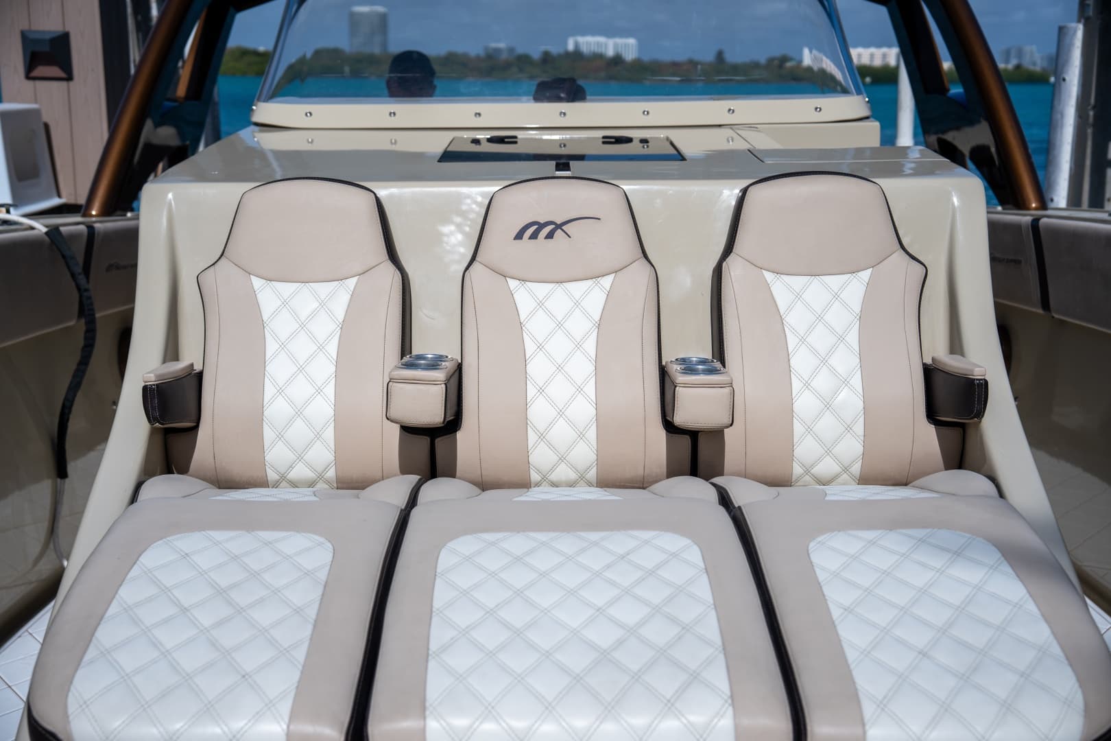 2019 Midnight Express 