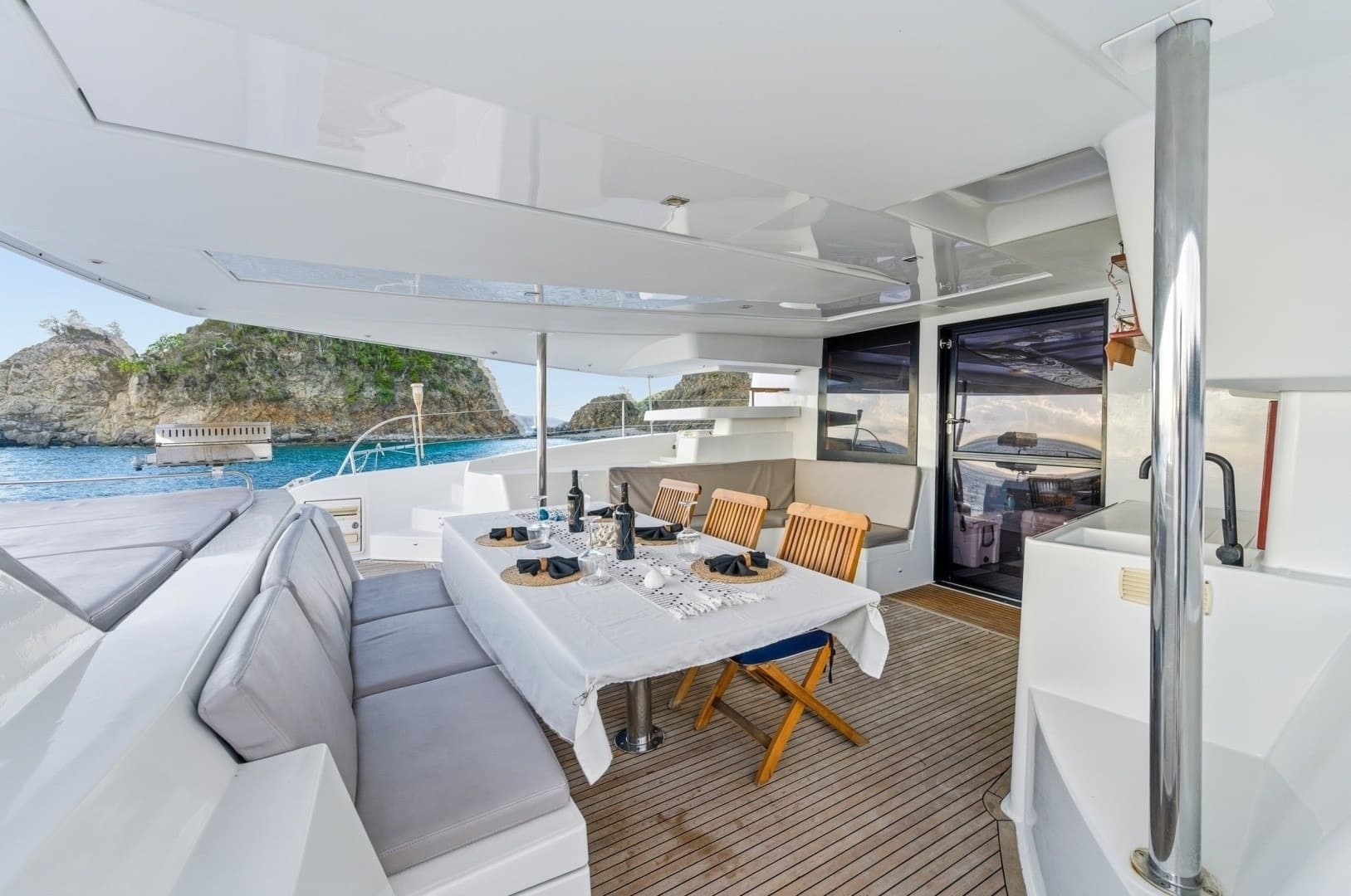 2013 Fountaine Pajot Sanya 57