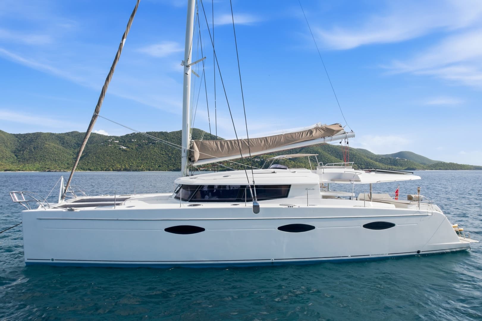2013 Fountaine Pajot Sanya 57