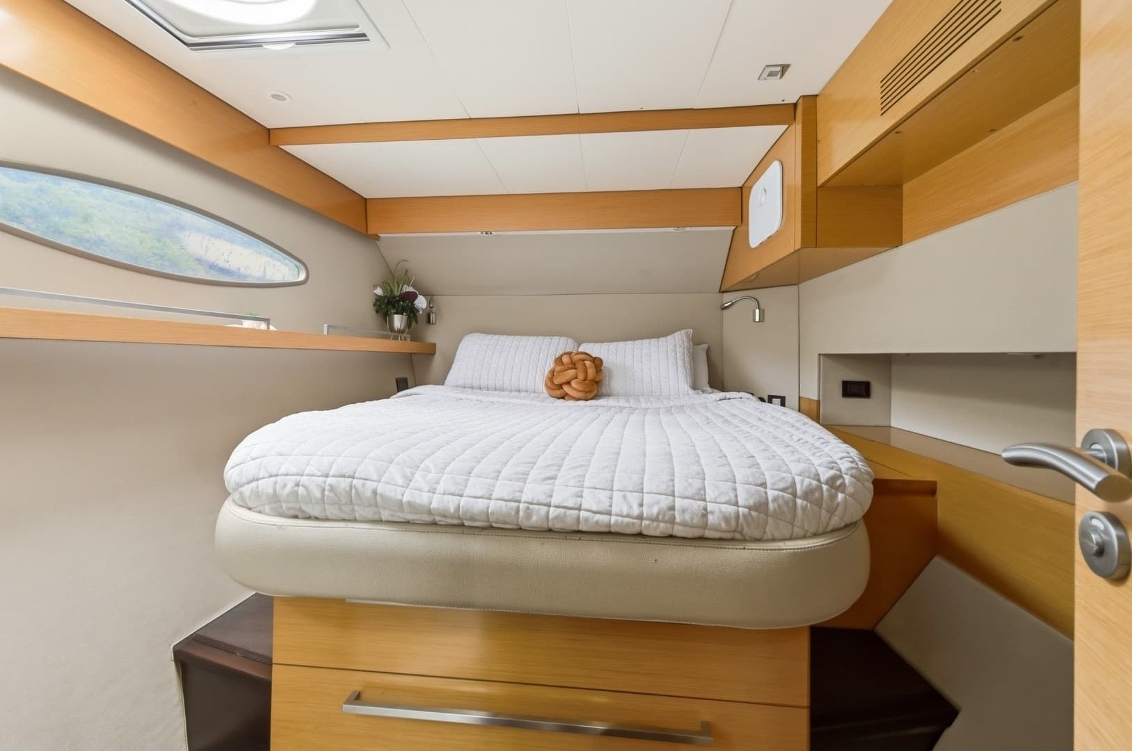 2013 Fountaine Pajot Sanya 57