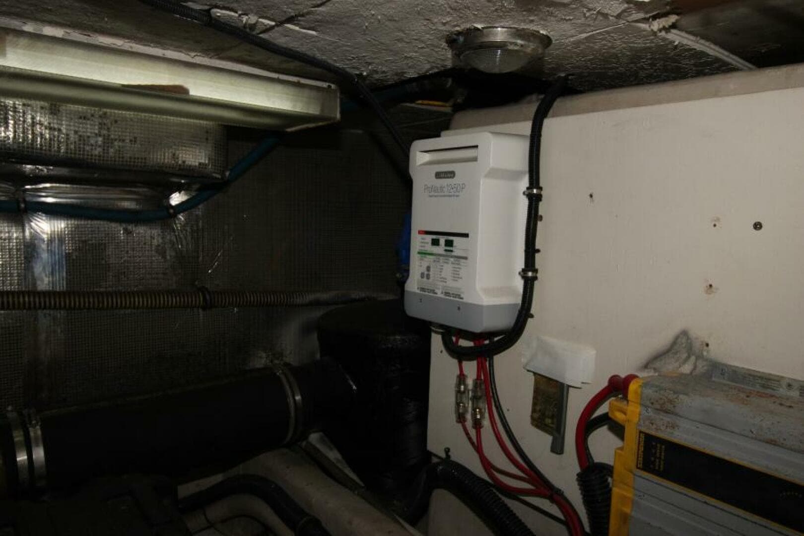 2000 Ricker 42 Classic