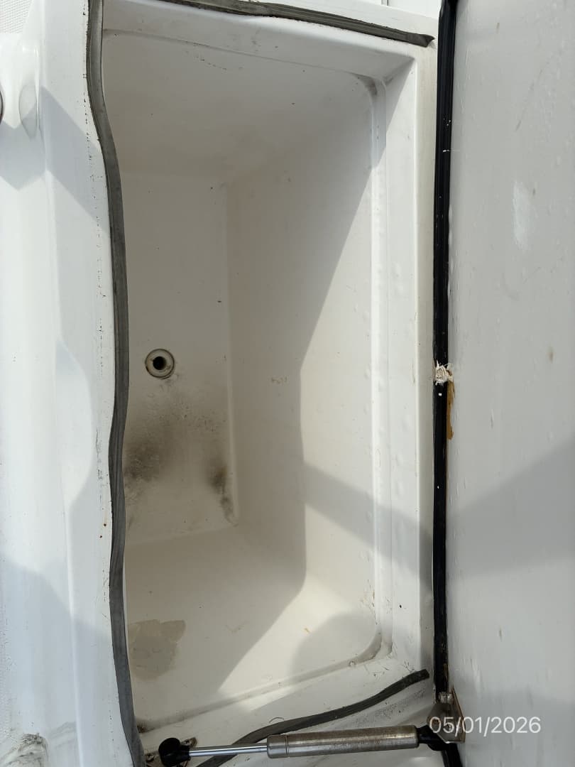 34' Luhrs Cockpit