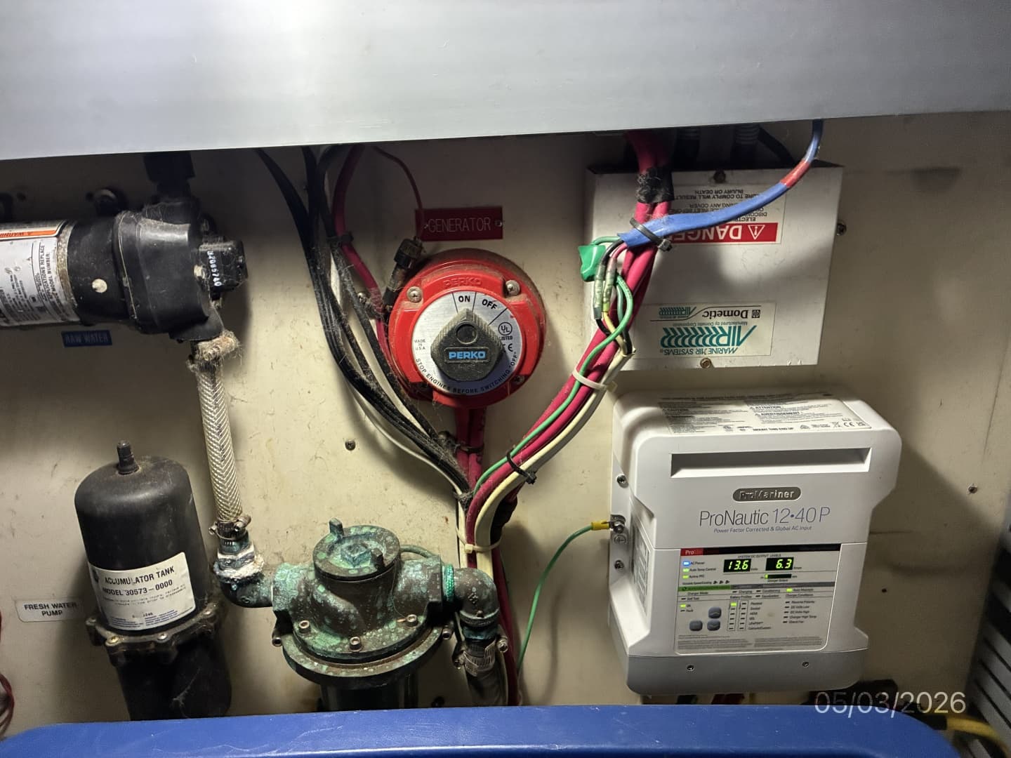 34' Luhrs Controls
