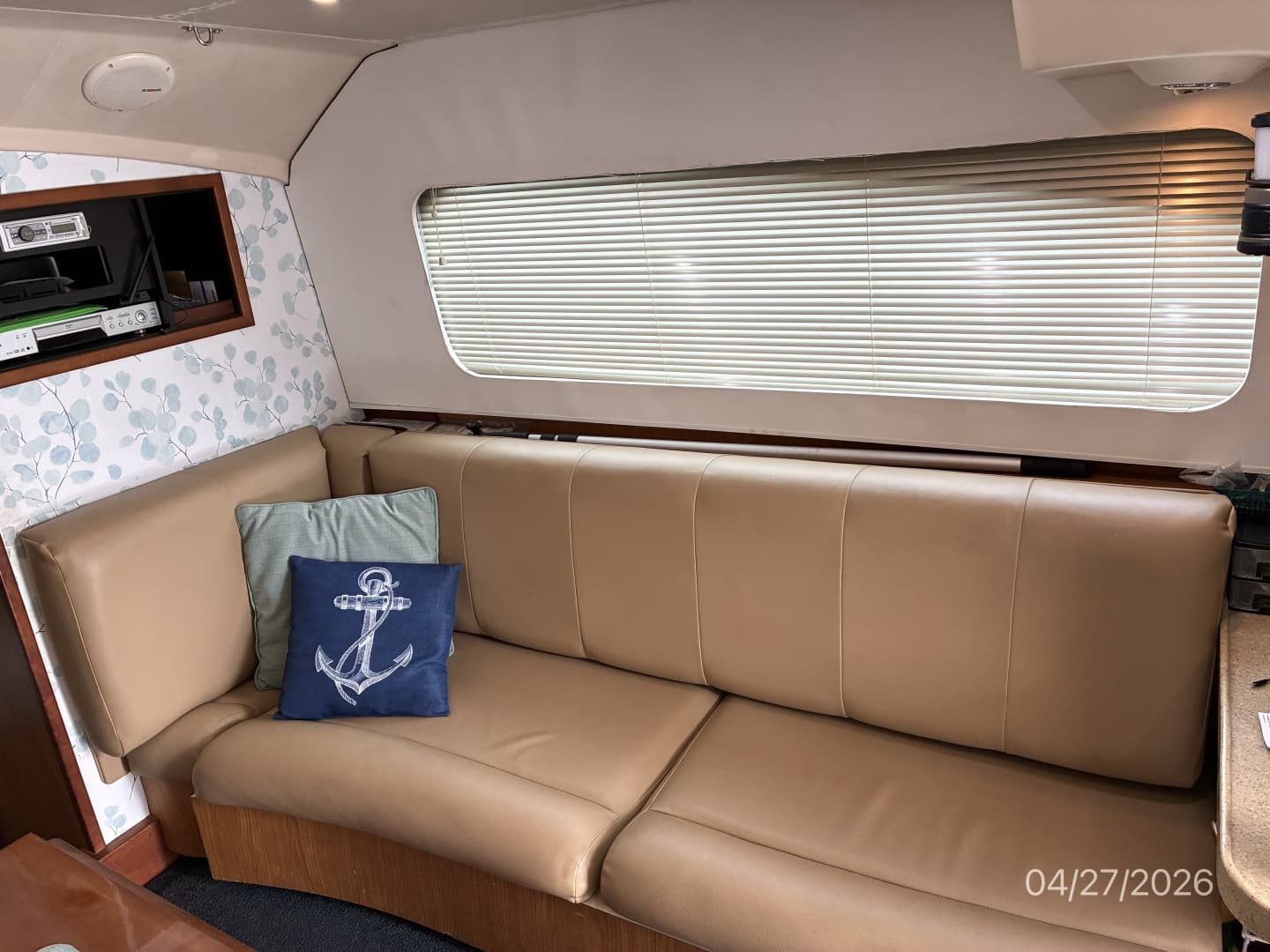 34' Luhrs Salon Starboard