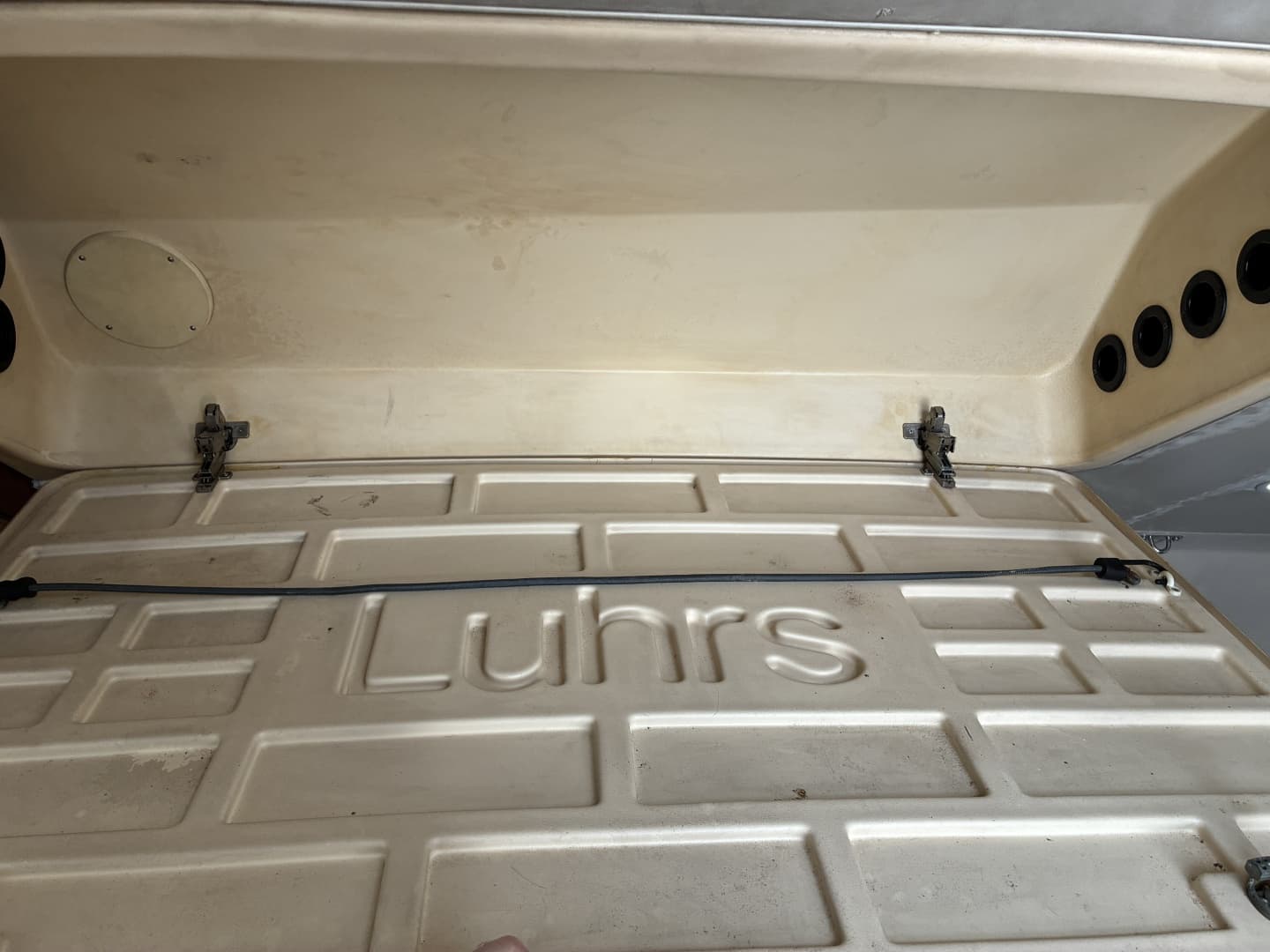 34' Luhrs Rod Locker
