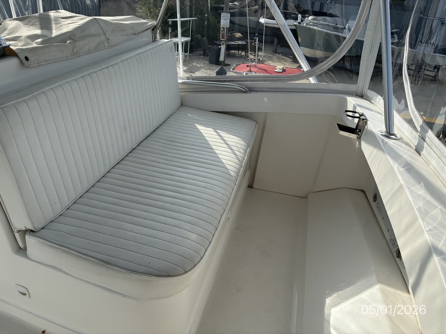 34' Luhrs Flybridge
