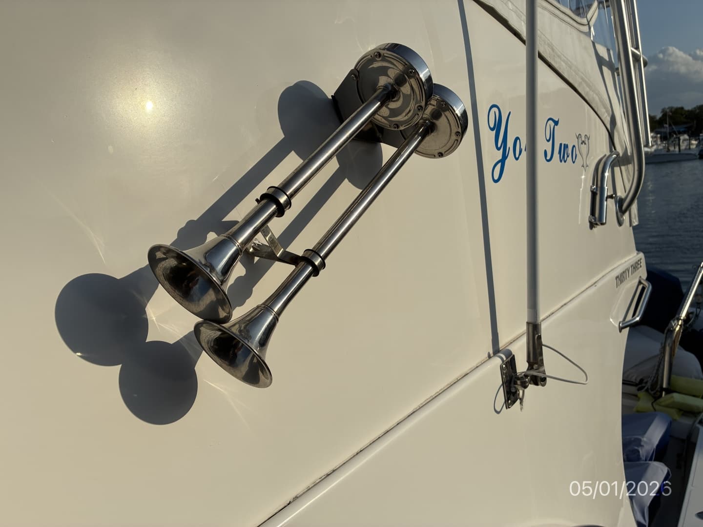 34' Luhrs Foghorn