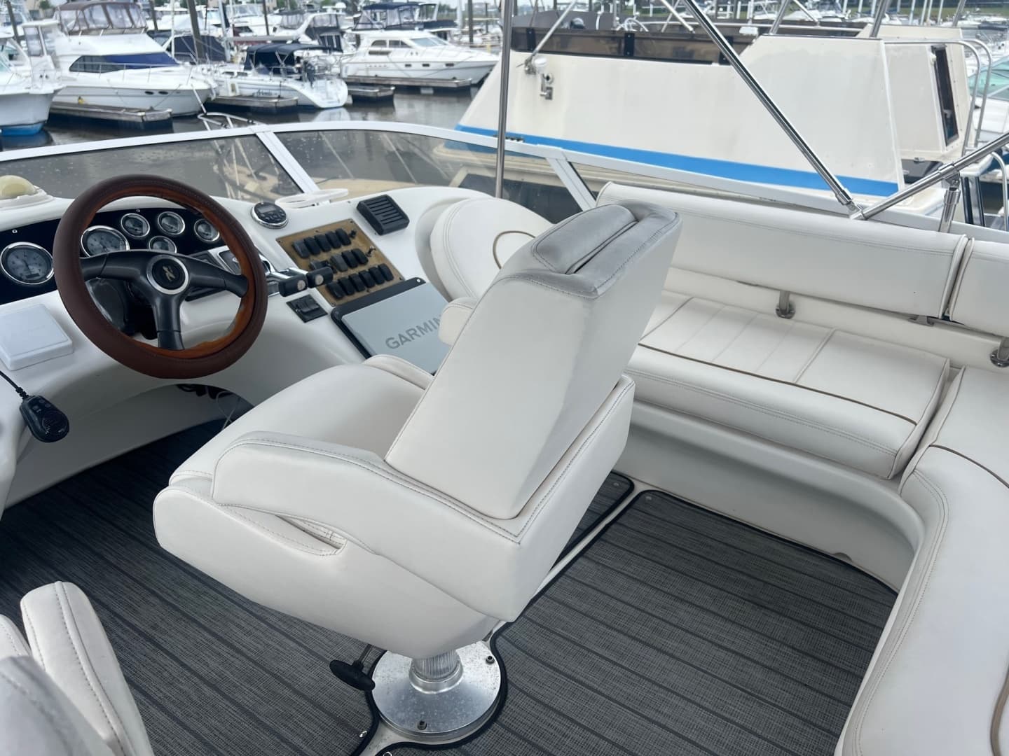 1997 Sea Ray 400 Sedan Bridge