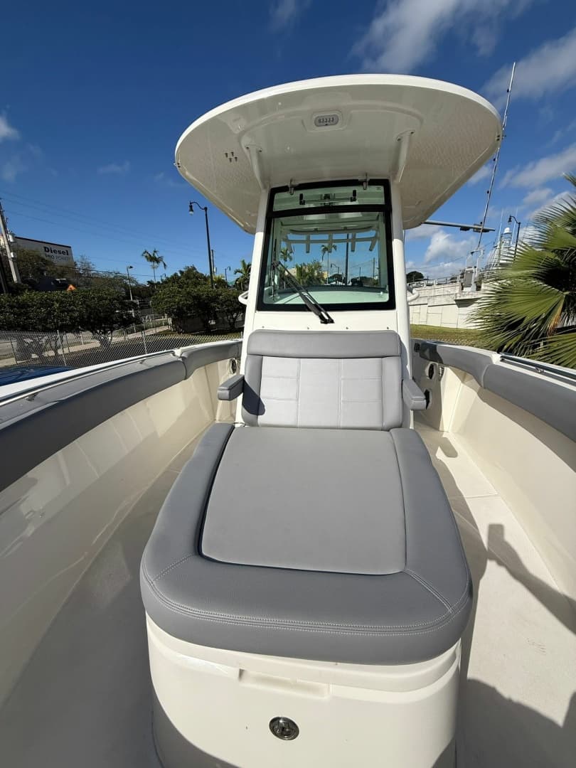 2023 Boston Whaler 