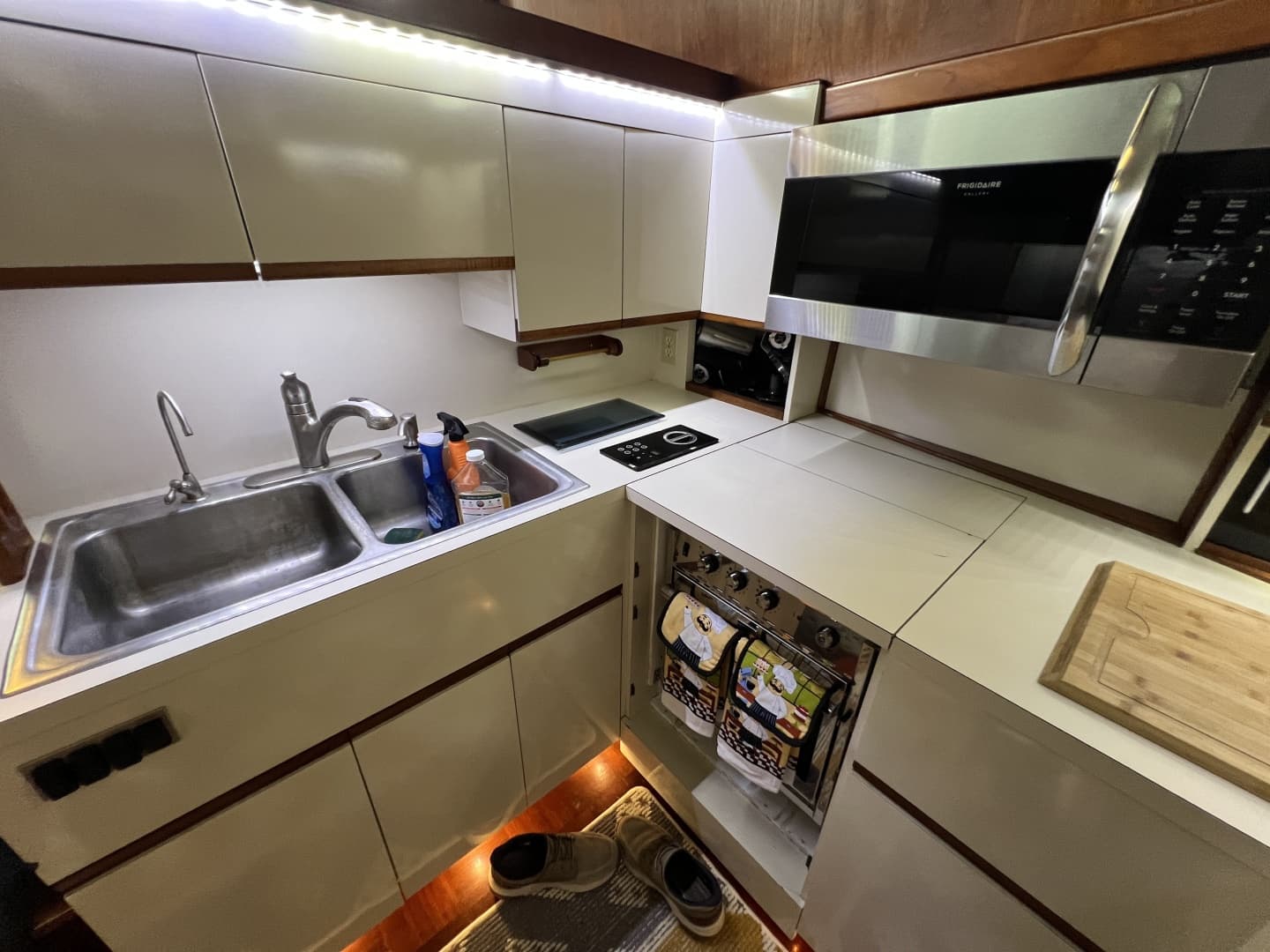 1982 Gulfstar 48 Aft Cabin